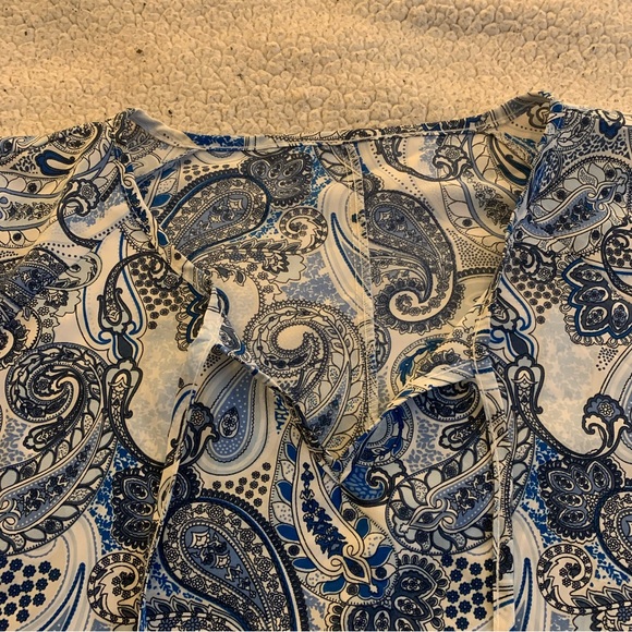 Blue paisley print blouse. - Picture 2 of 3